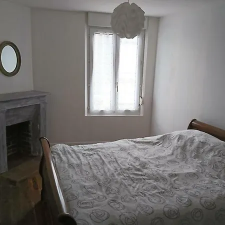 Maison A Les Bains * メール・レ・バン